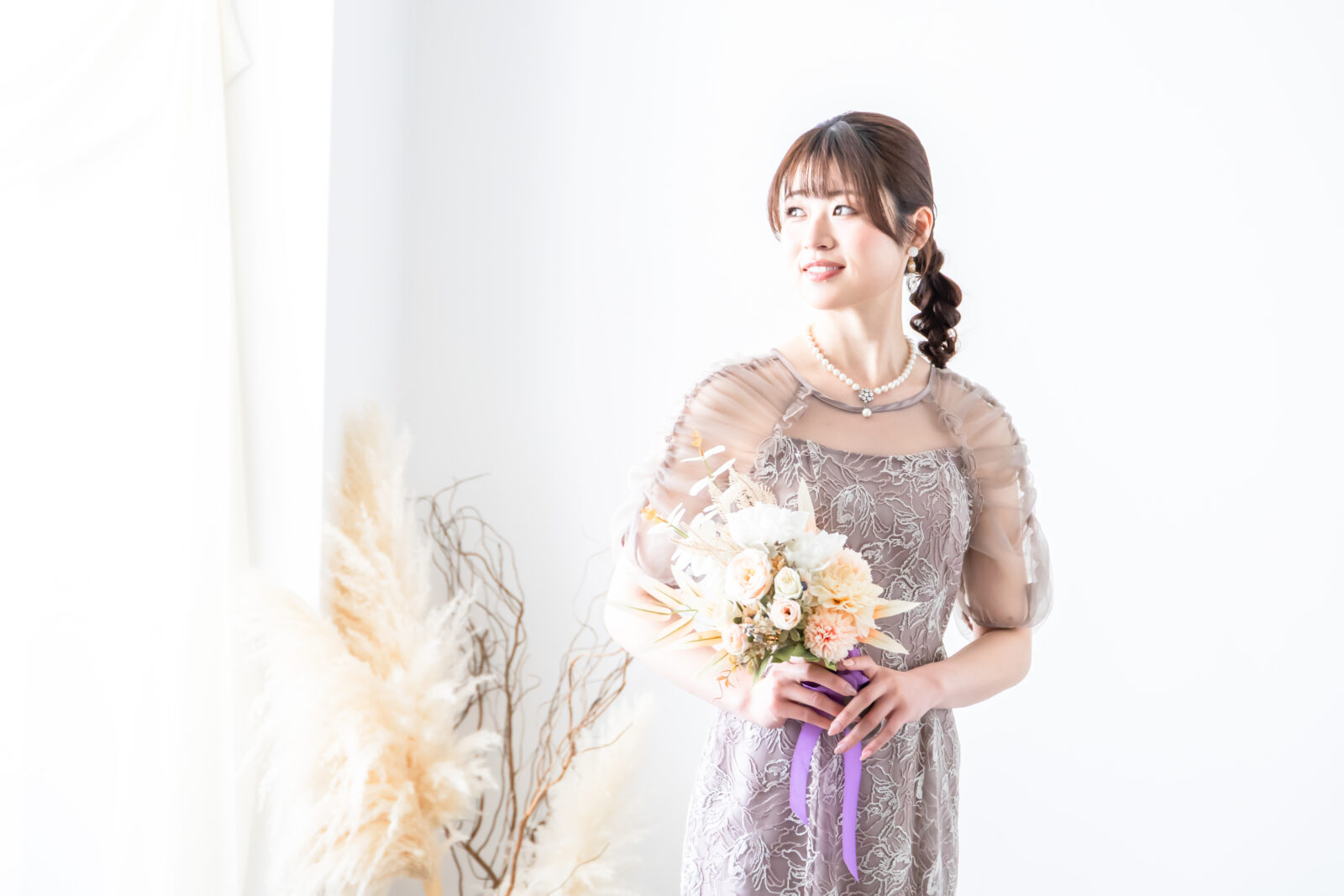 ゲスト向けパーティードレスが写ってい